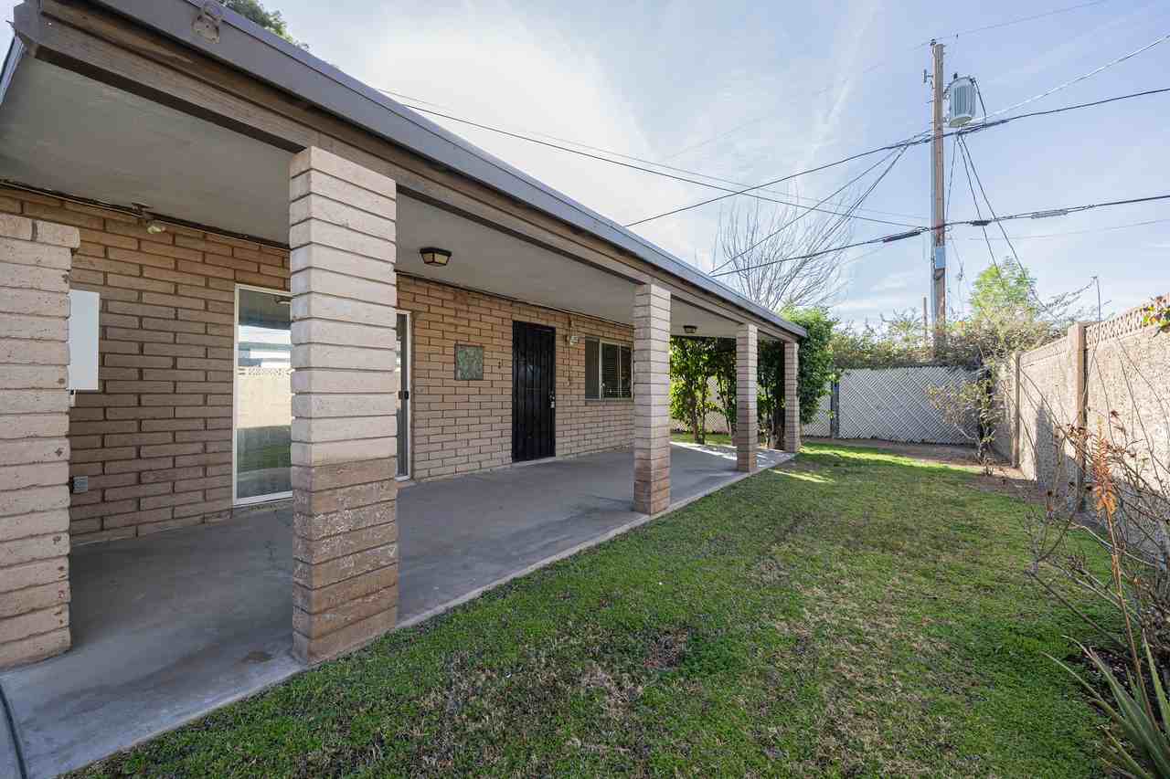 2219 W Morten Ave - Photo 2 of 2