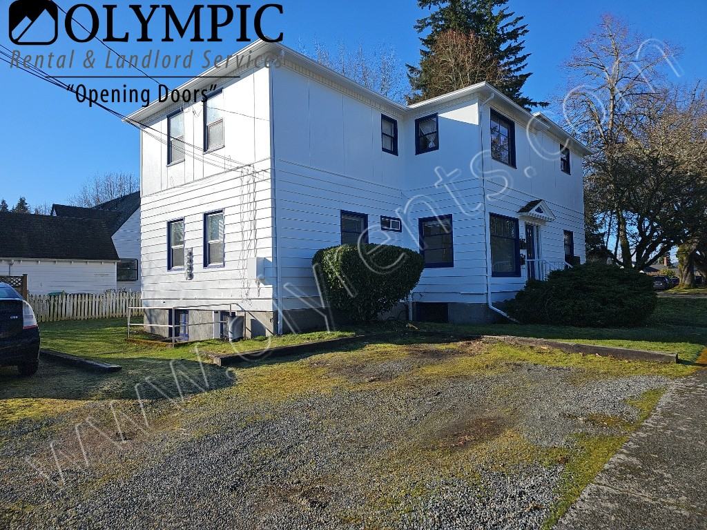 107 23Rd Ave Se - Photo 2 of 6