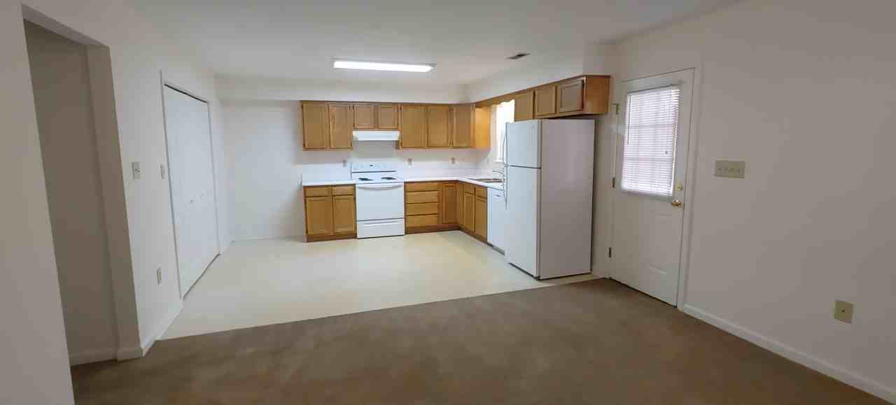 413 Chapman St - Photo 3 of 13