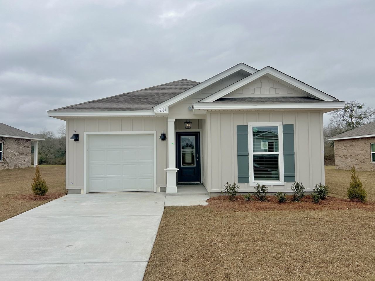 19187 Treehill Ln - Photo 2 of 18