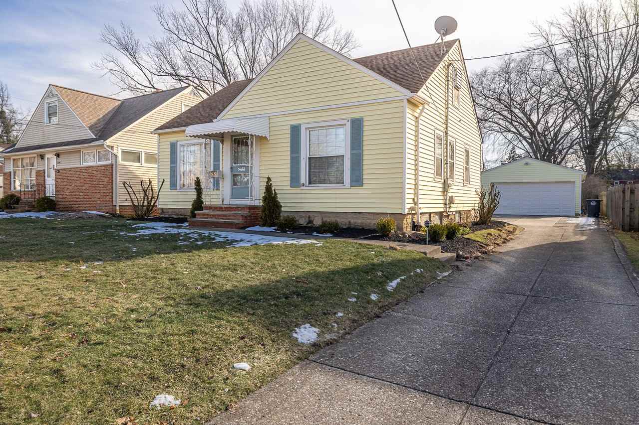 5292 Edenhurst Rd - Photo 2 of 24