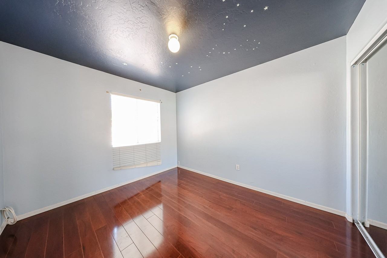 2127 E Nighthawk Way - Photo 7 of 44