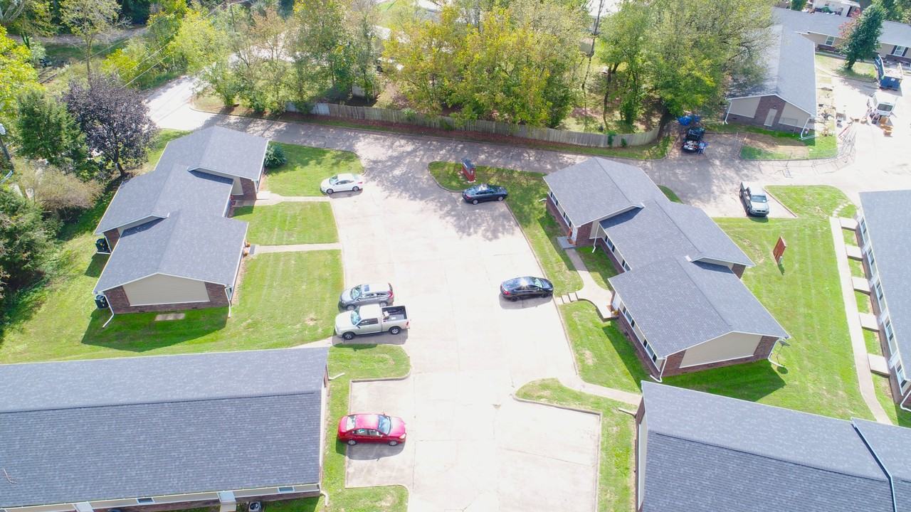 100 Solon Ct - Photo 2 of 15