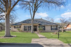 featured image of 605 Pecos Trl