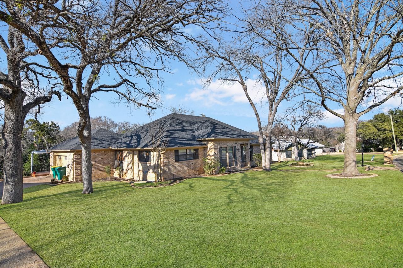 605 Pecos Trl - Photo 3 of 23
