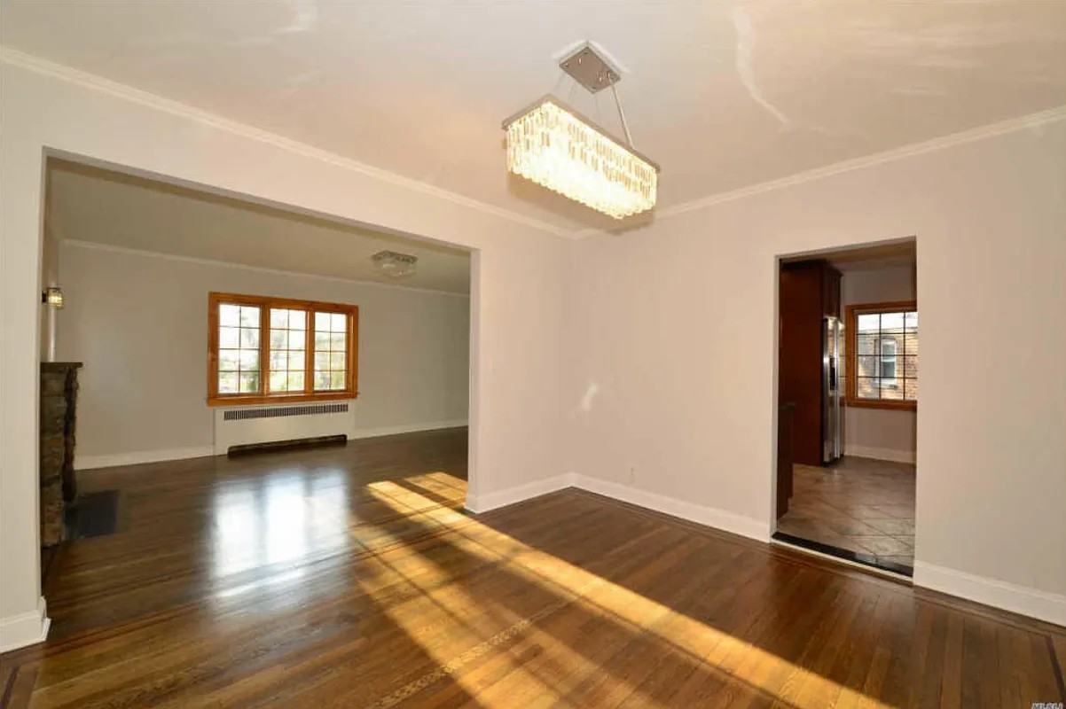 Utopia Pkwy - Photo 5 of 9