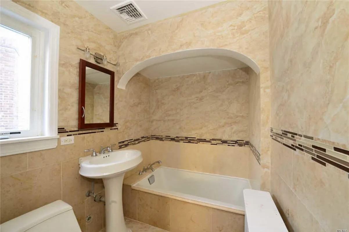 Utopia Pkwy - Photo 7 of 9