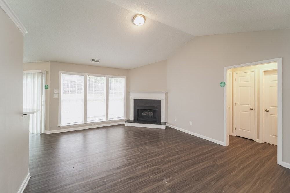 2400 Celosia Dr - Photo 4 of 16