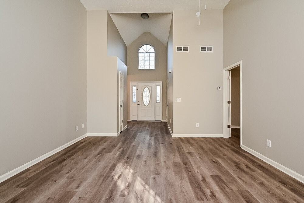 1322 Sweetwater Ct - Photo 3 of 16