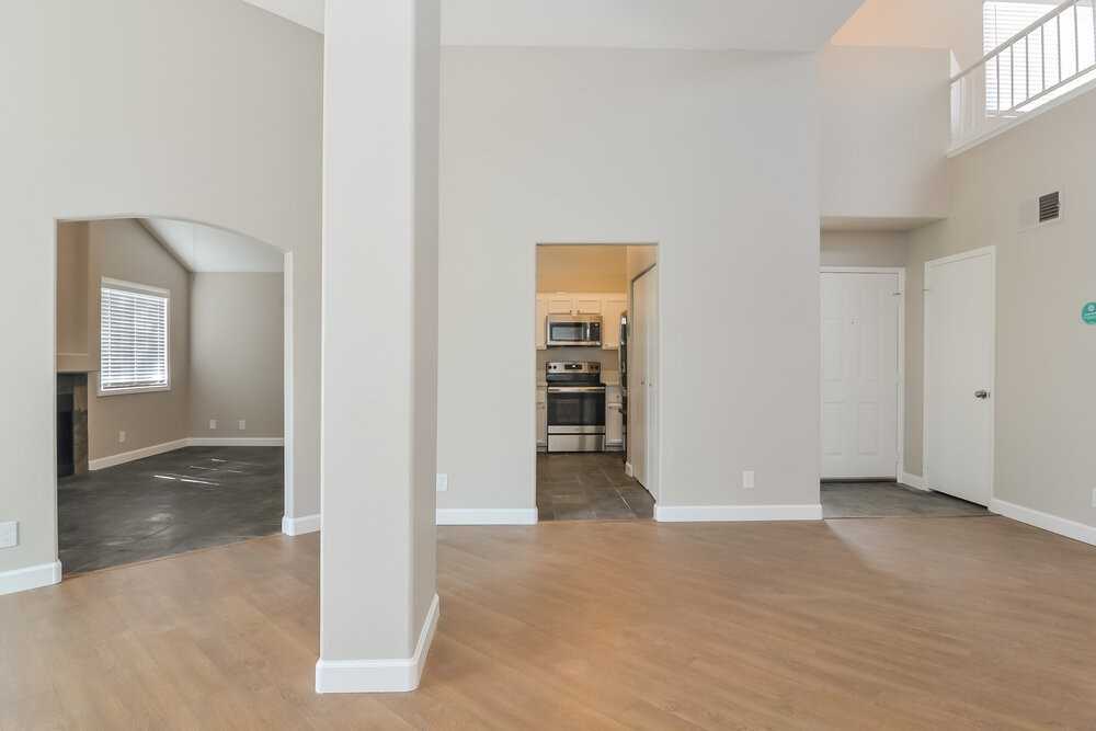 270 Westwind Rd - Photo 6 of 17