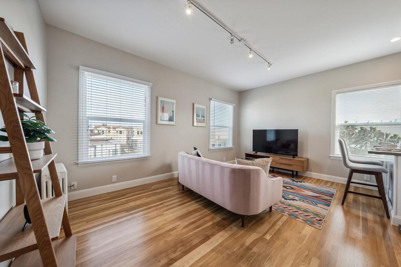 2226 N Point St #379185P - Photo 6 of 21