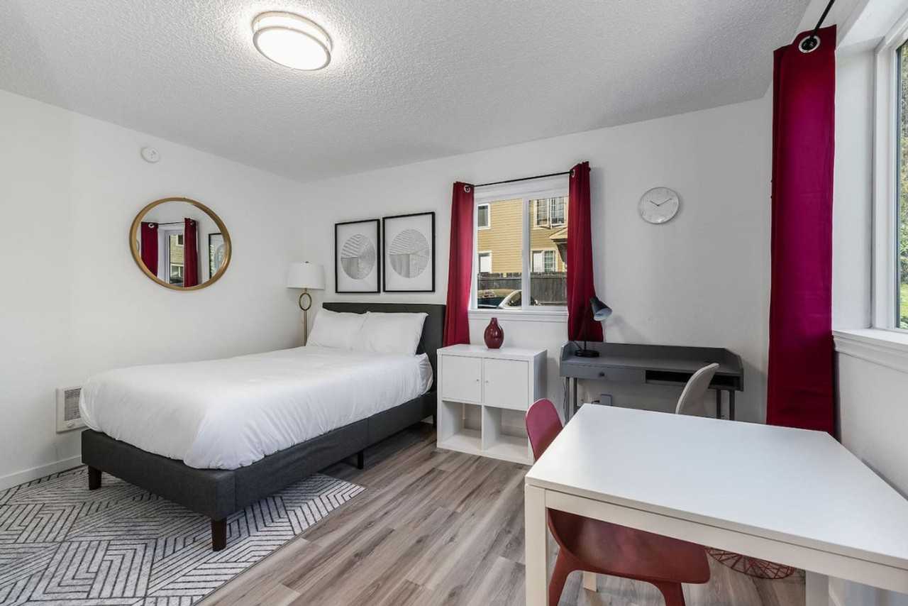 612 S 18th St #1045863P - Photo 2 of 12