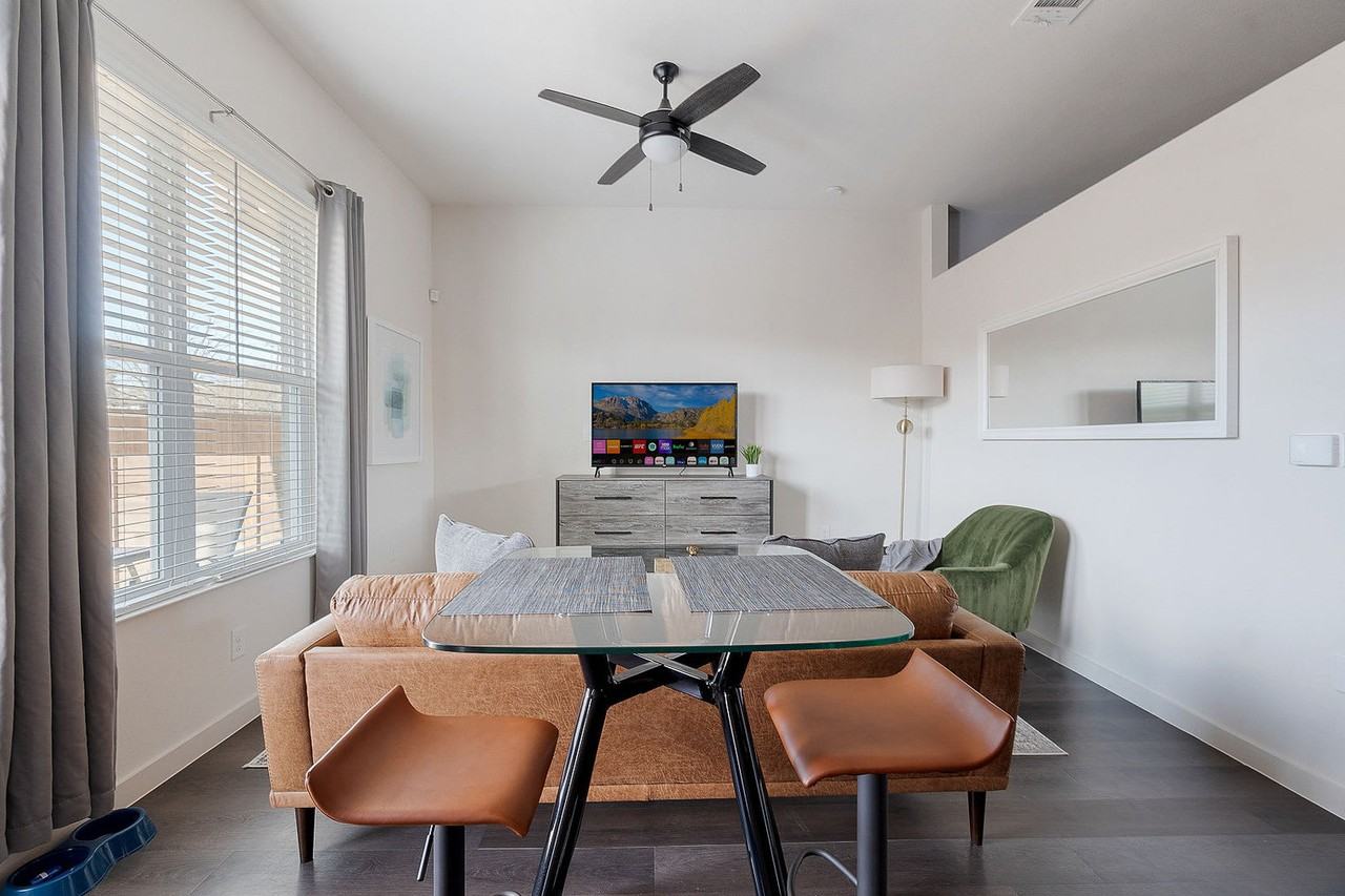 2232 Empire Central #1018236P - Photo 4 of 23