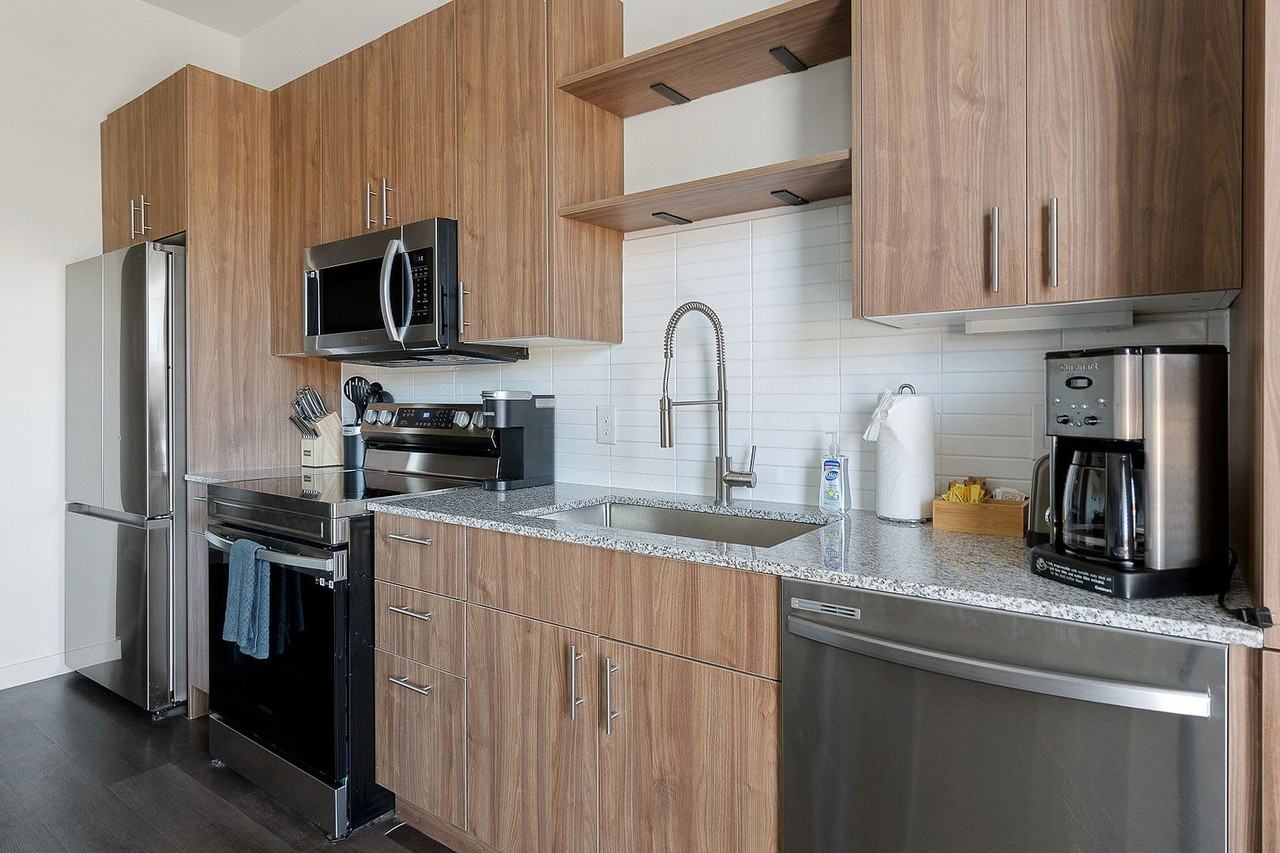 2232 Empire Central #1018236P - Photo 5 of 23