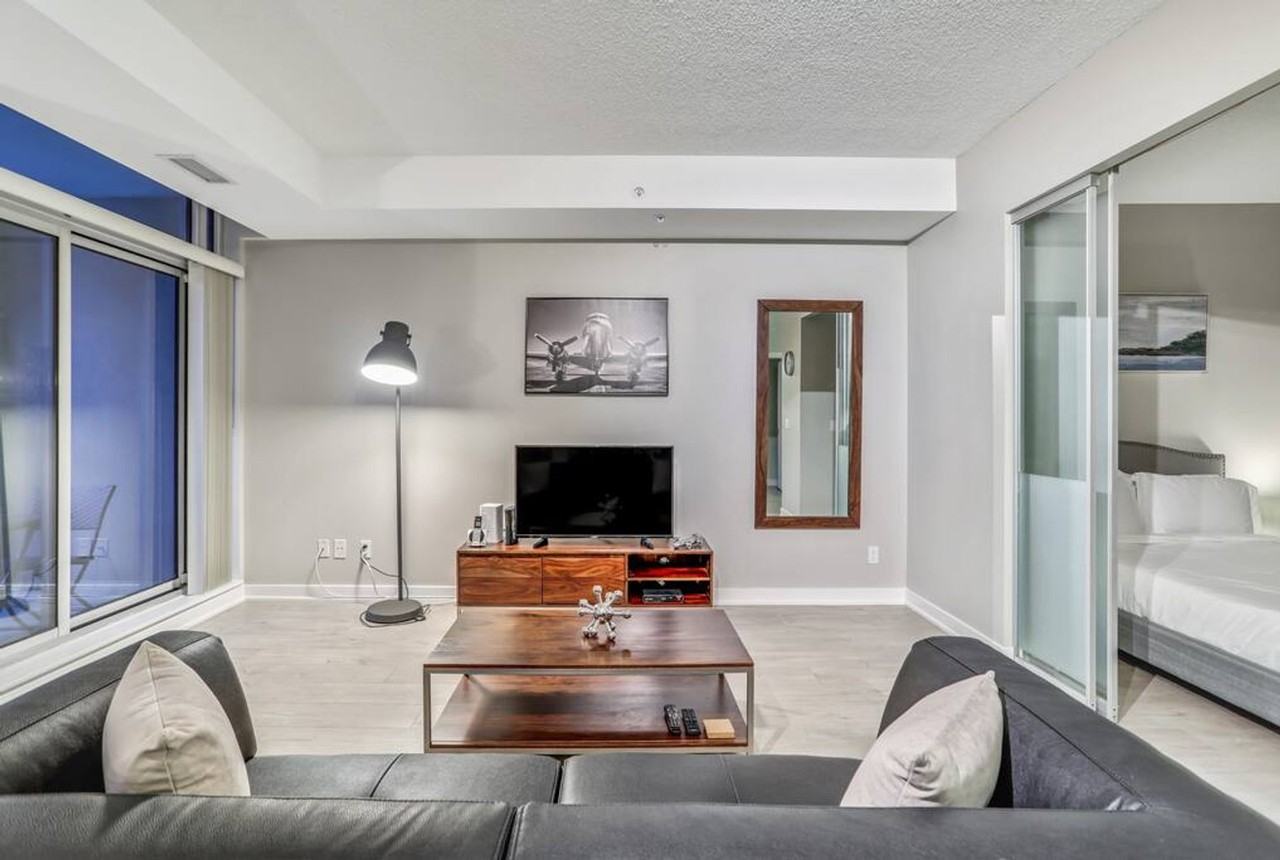 255 A Queen Street West - Photo 5 of 64