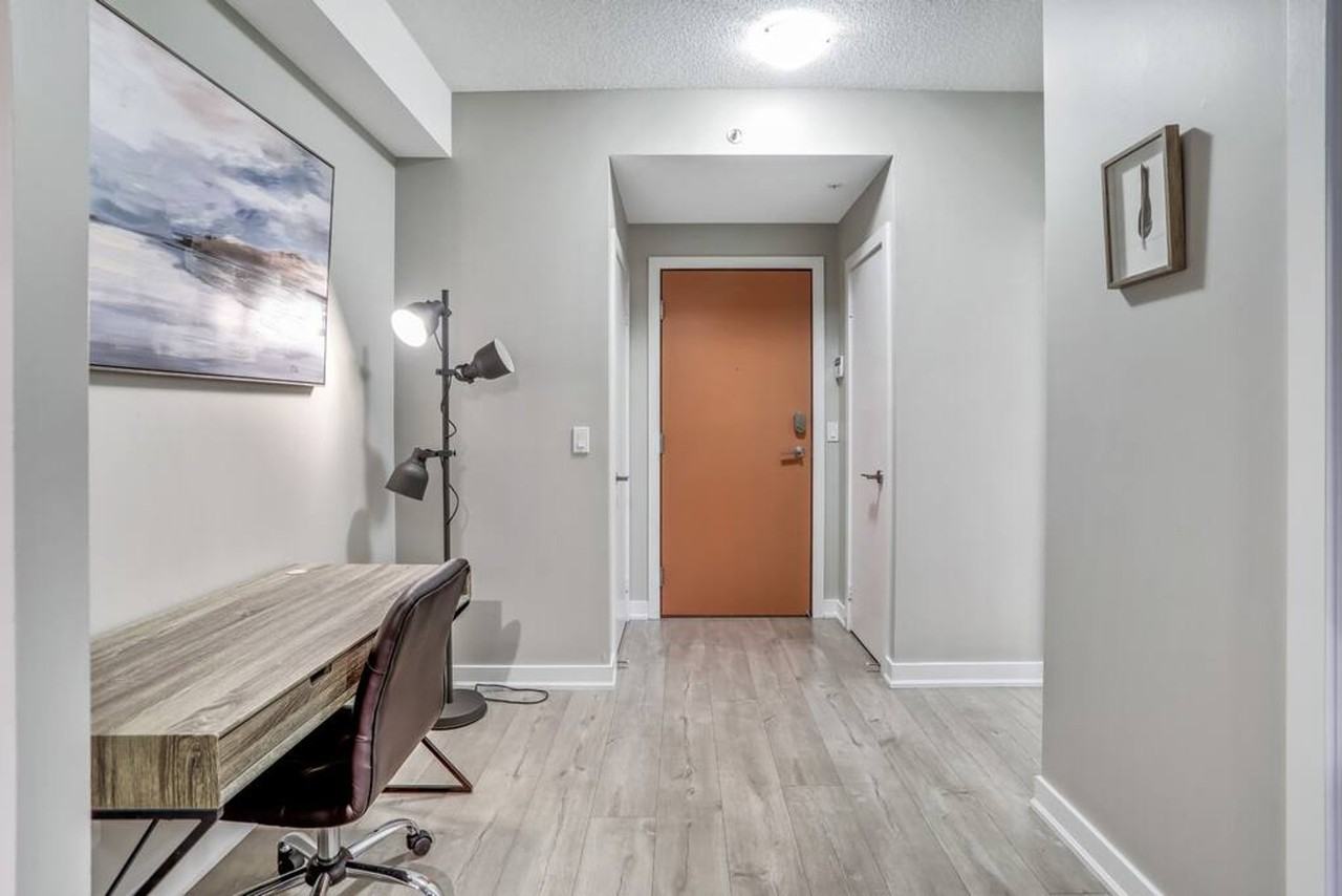 255 A Queen Street West - Photo 7 of 64