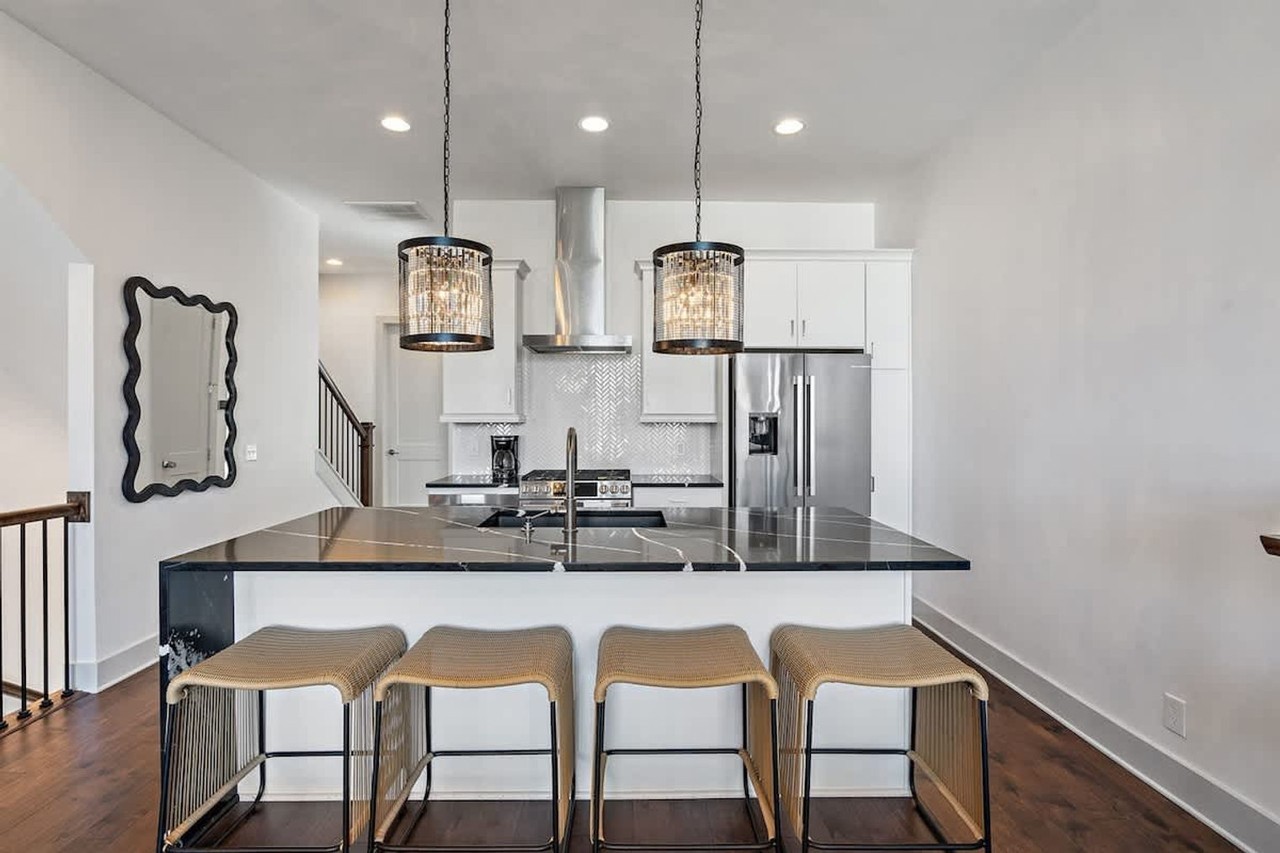 2702 Delaware Ave #1051654P - Photo 5 of 40