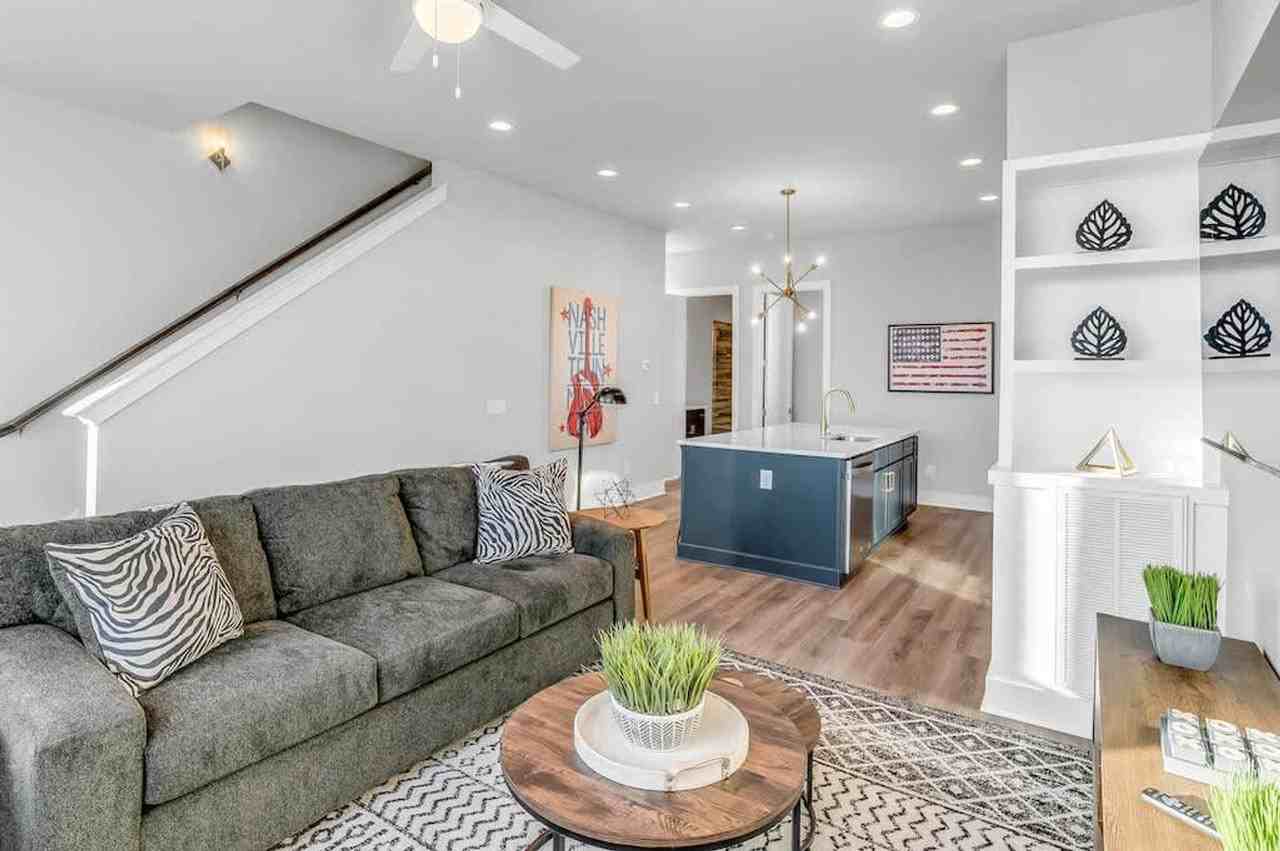 2131 24th Ave N #1051711P - Photo 3 of 48