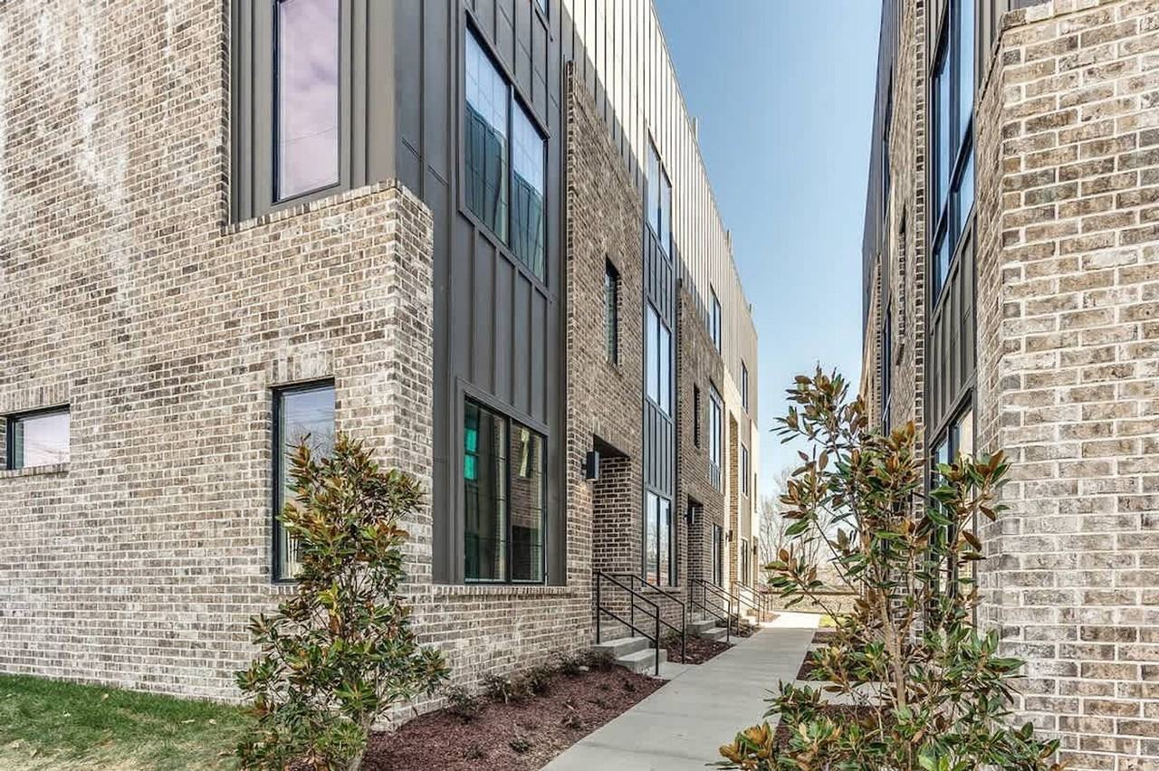 738 Douglas Avenue - Photo 6 of 52