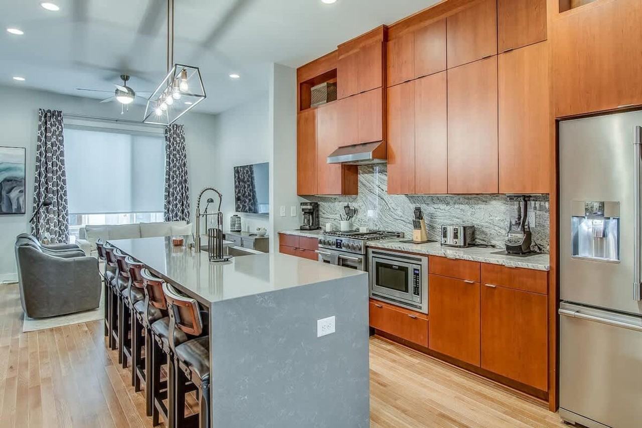 1122 Argyle Ave #1051695P - Photo 6 of 31