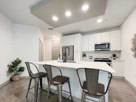 7616 W Courtney Campbell Cswy - Photo 1 of 1