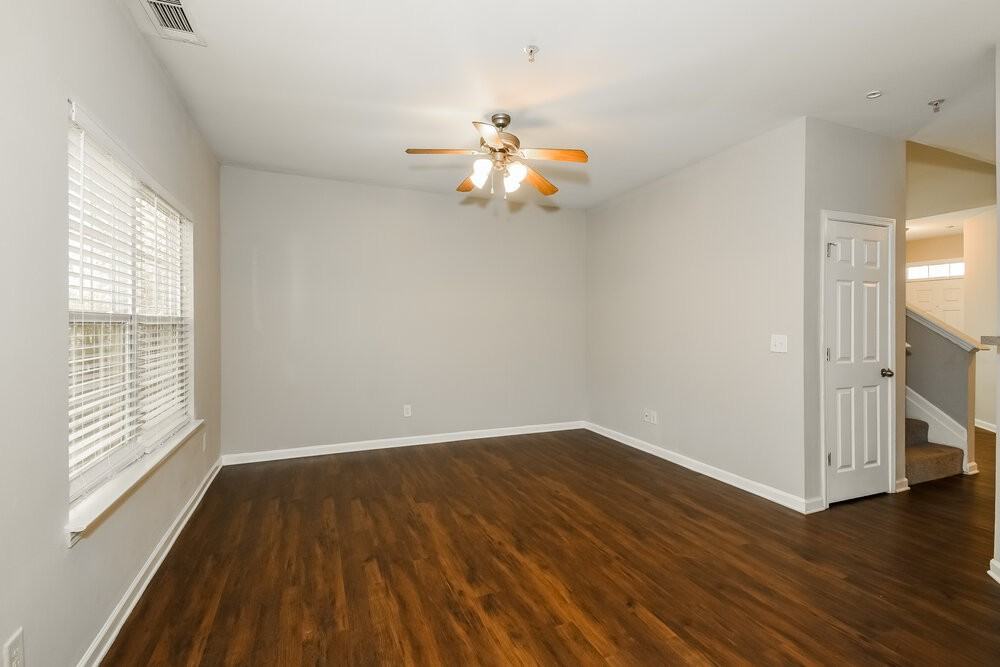 204 Ranier Ct - Photo 4 of 17