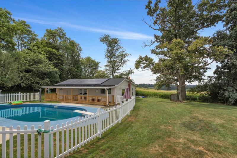 24410 Halterman Rd - Photo 2 of 12