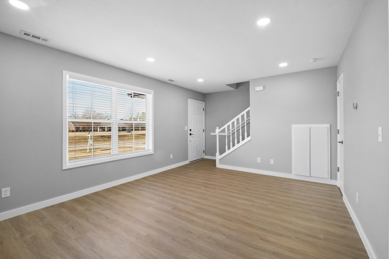 404 Nw D St - Photo 3 of 20