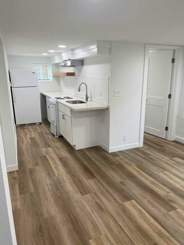 806 Sw Henderson St #B - Photo 4 of 12