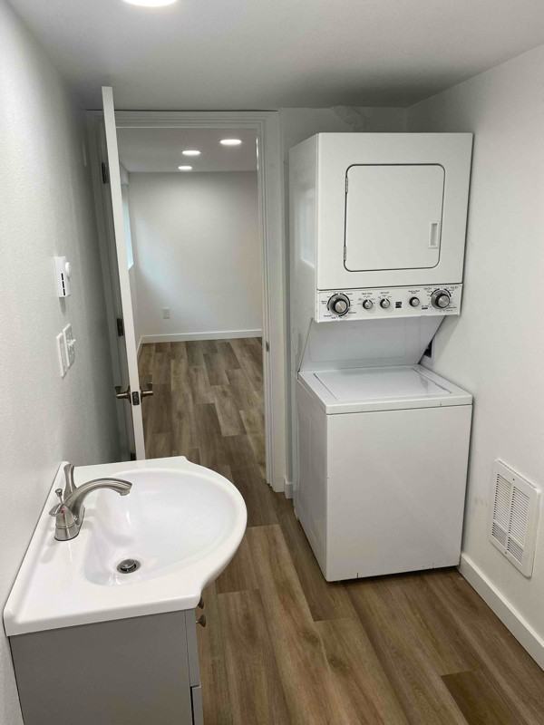 806 Sw Henderson St #B - Photo 6 of 12