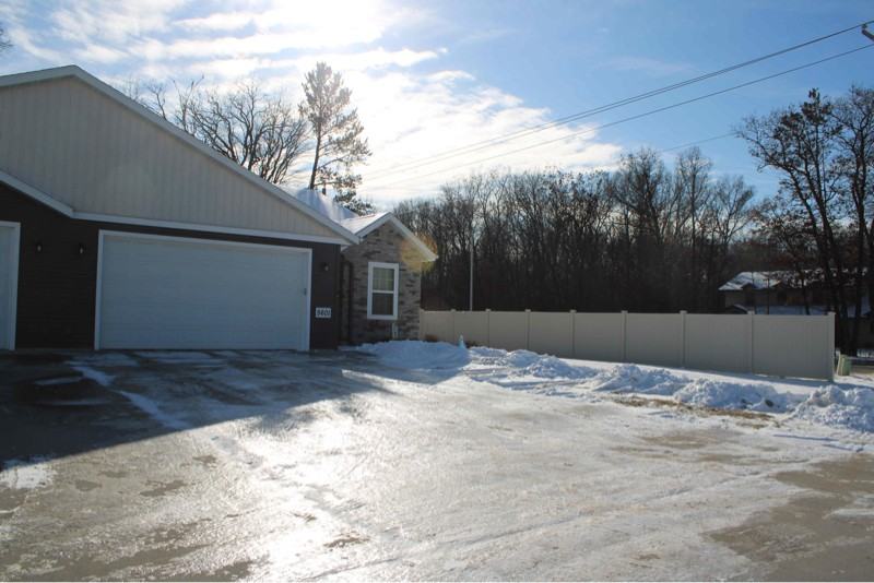 5601 Jefferson St - Photo 3 of 17