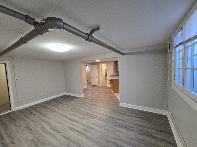 1285 N Josephine St #9 - Photo 4 of 14