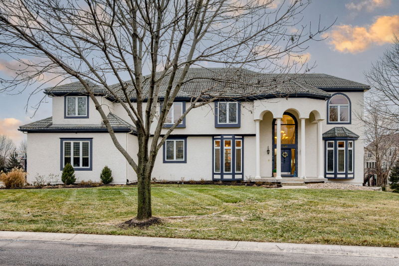 5301 W 149th Ter - Photo 2 of 20