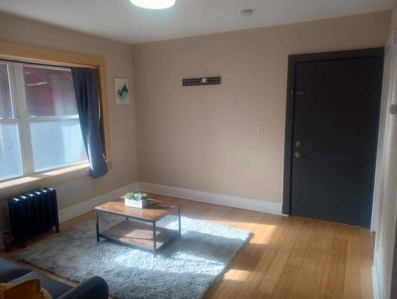 198 Court St - Photo 3 of 7