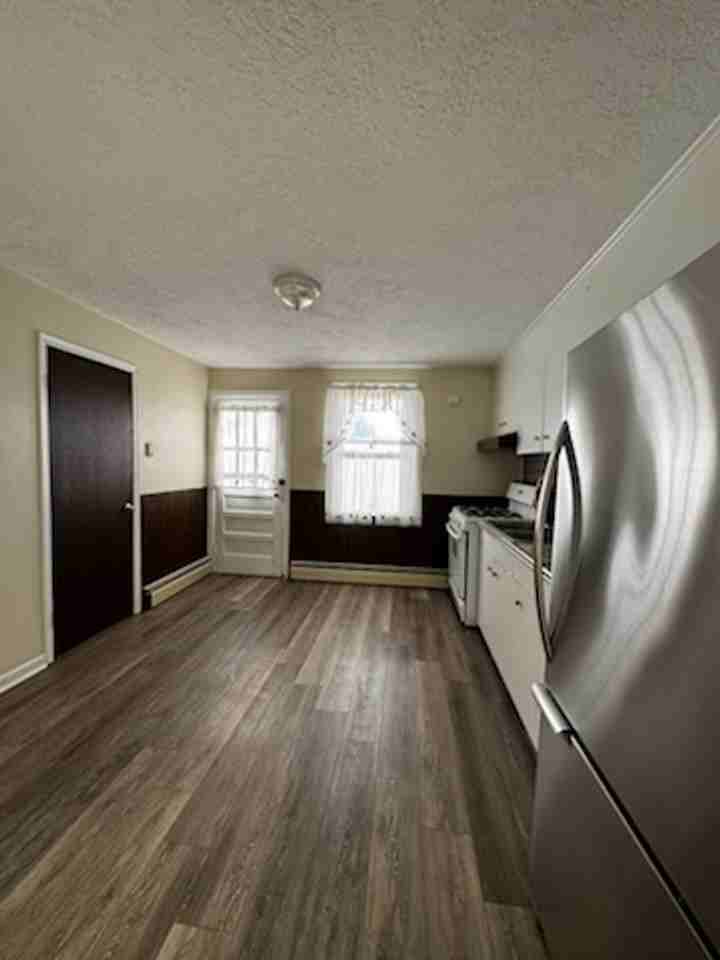 1078 Kelly Dr - Photo 4 of 7