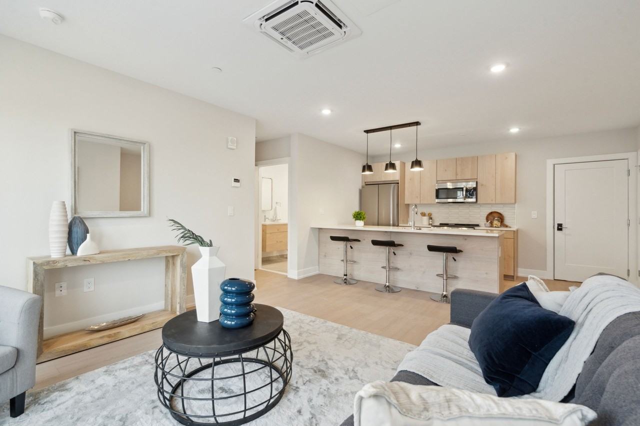 The Lyle on Broad - Photo 2 of 50