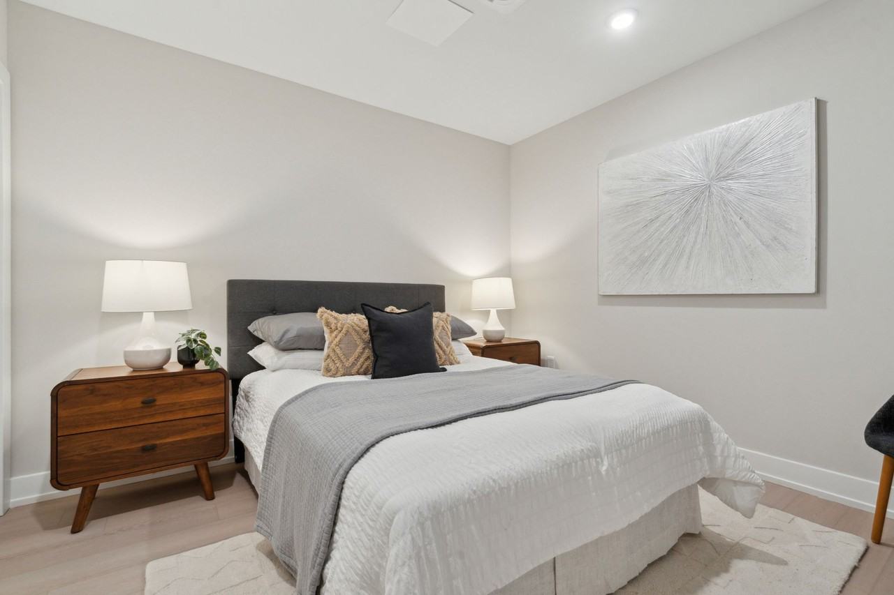 The Lyle on Broad - Photo 4 of 50