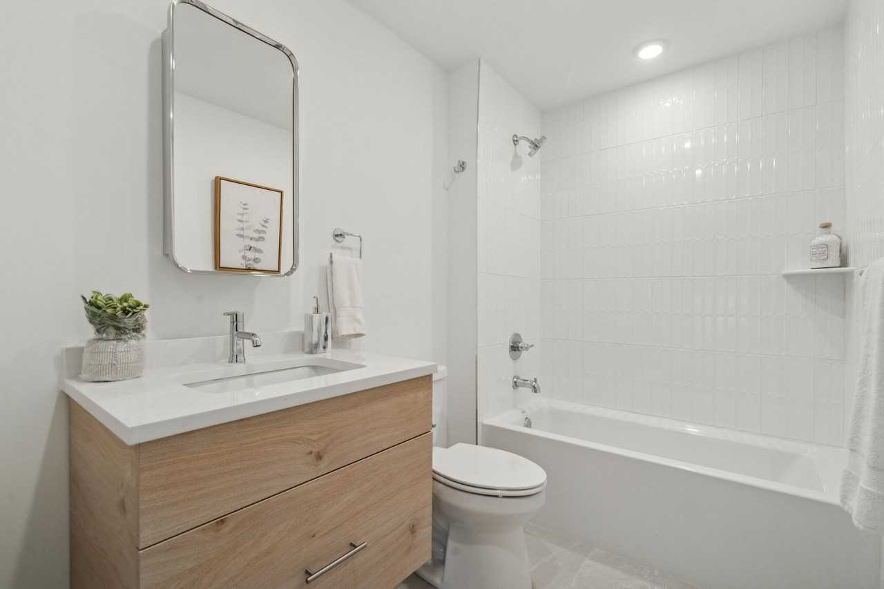 The Lyle on Broad - Photo 6 of 50