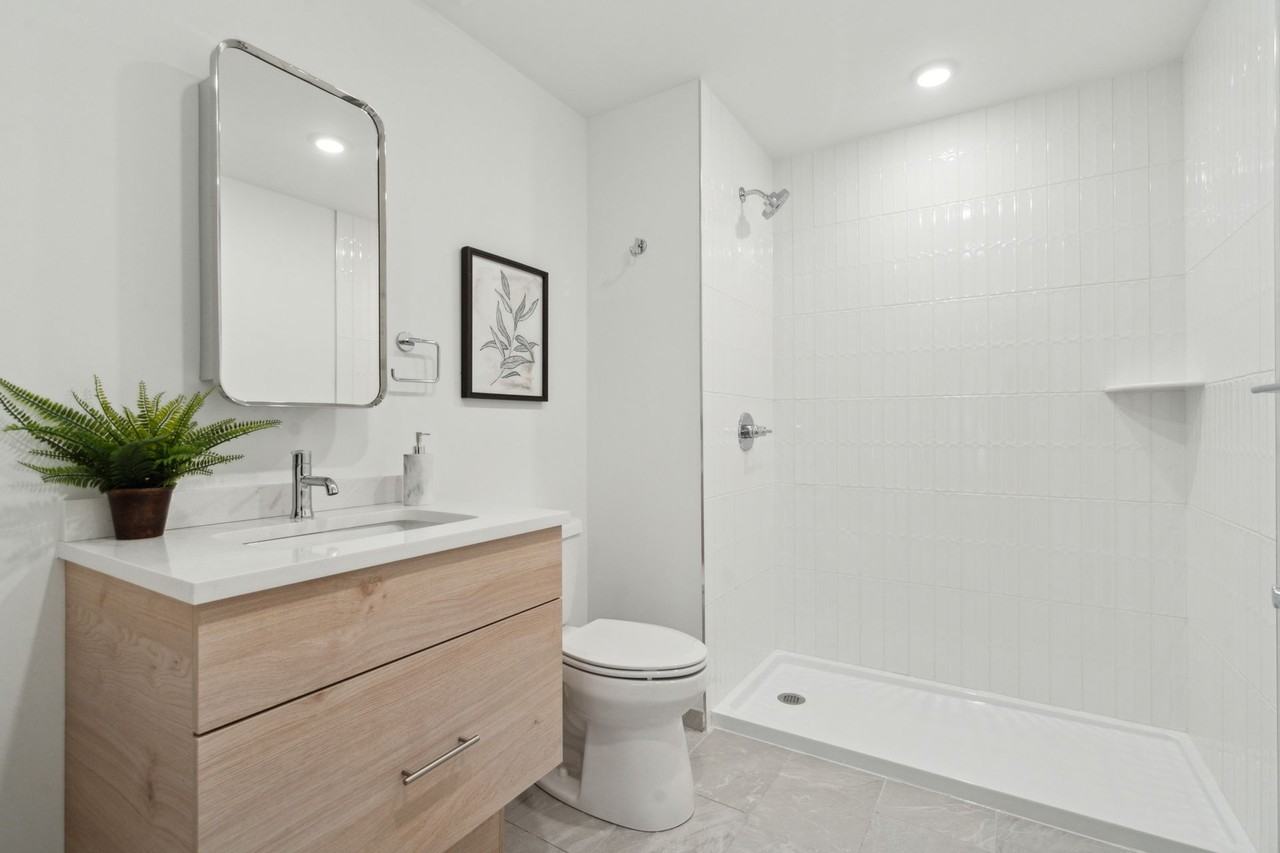 The Lyle on Broad - Photo 7 of 50