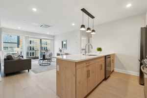 featured image of 922 N Broad St