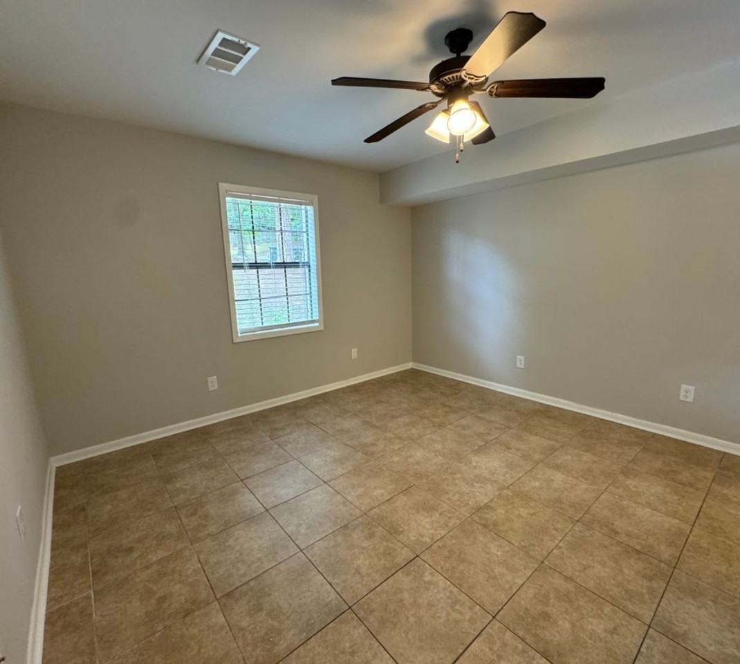 707 Mclarty Rd - Photo 3 of 14