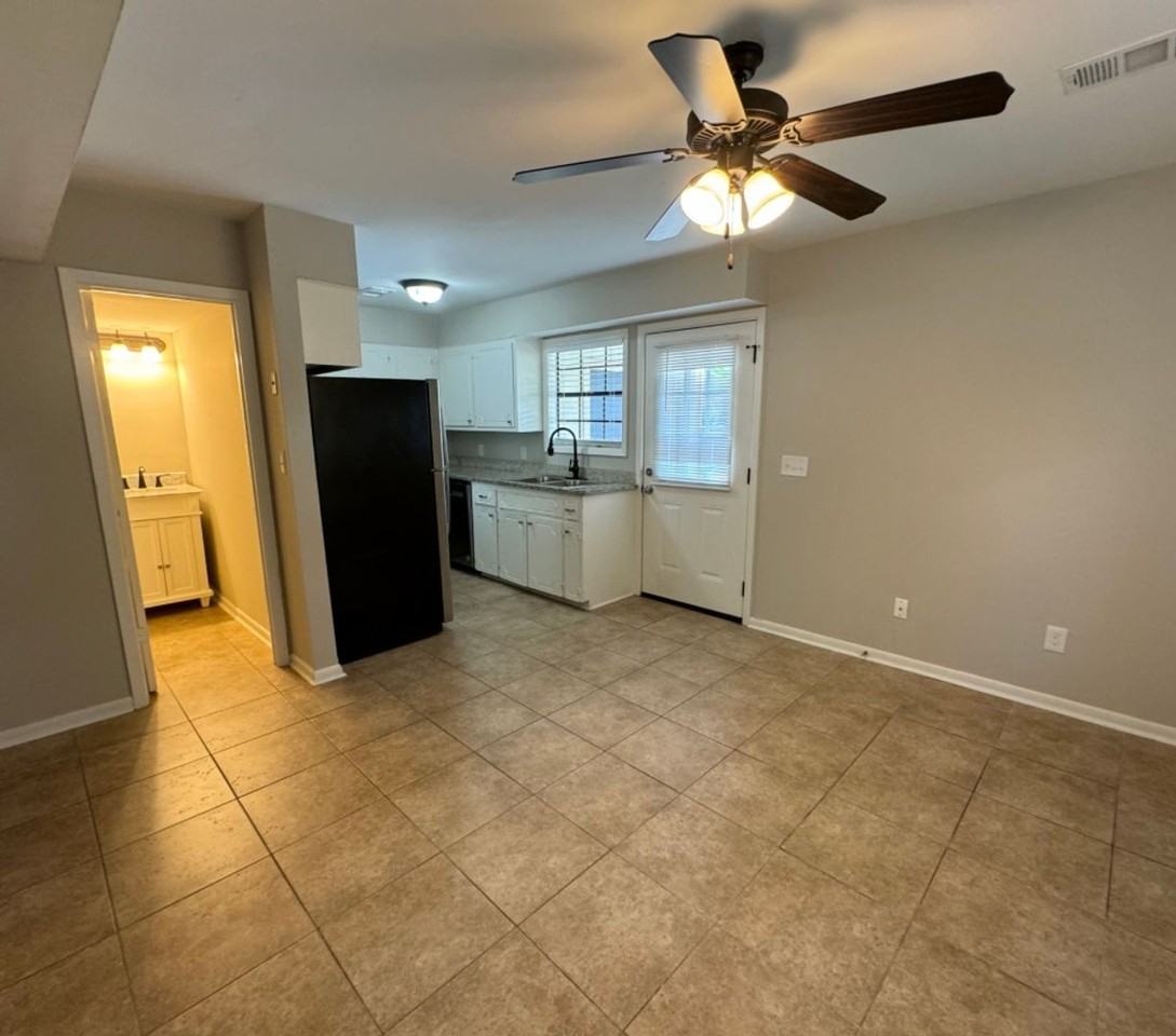 707 Mclarty Rd - Photo 4 of 14