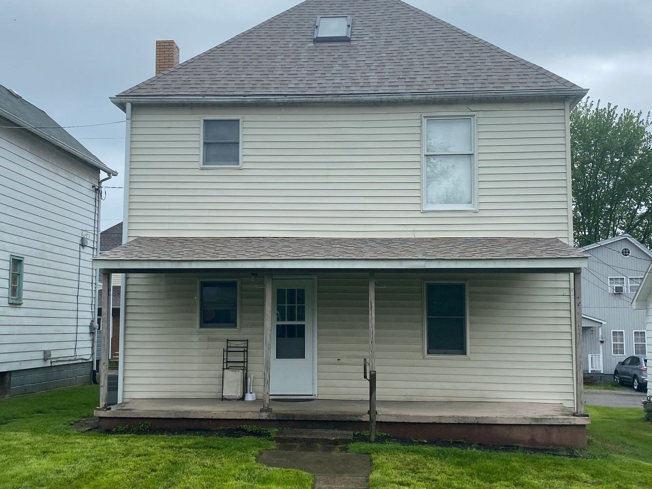 37 2nd Ave Scottdale PA. 2 Bed 1 Bath Apartment. - Photo 2 of 4