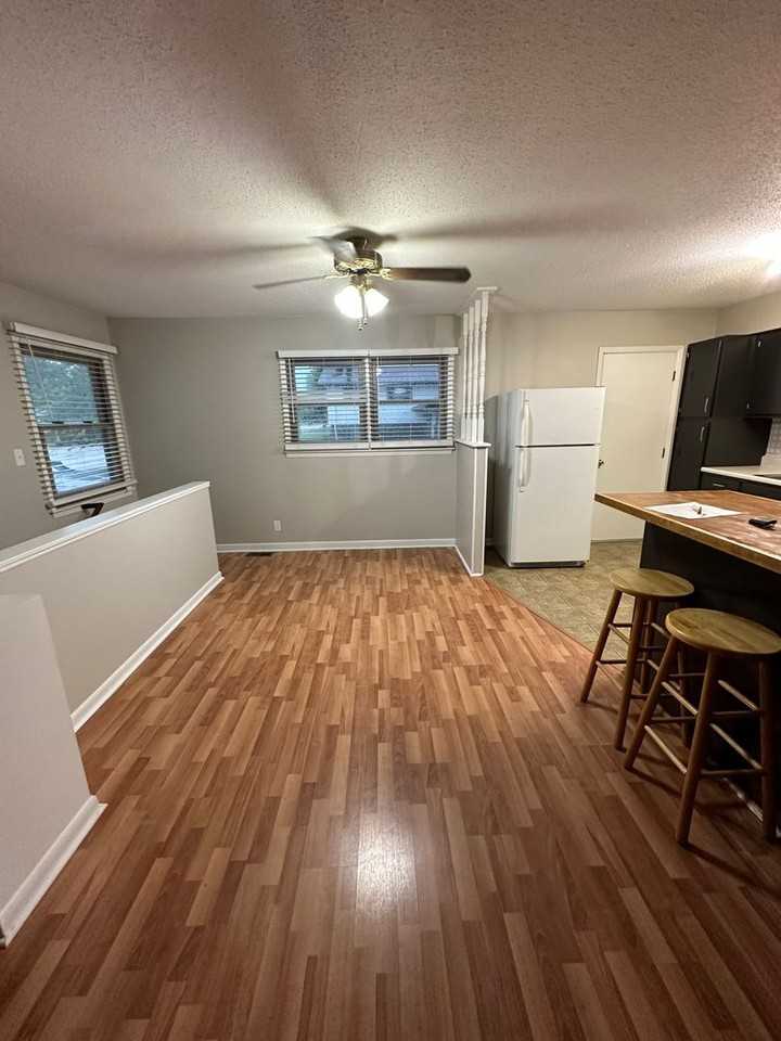 2325 Garfield St - Photo 3 of 12