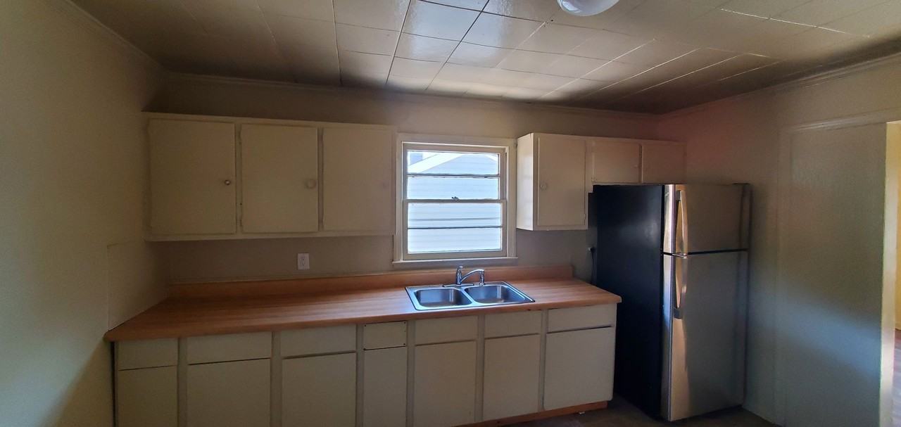 4101 Peterson Ave - Photo 2 of 7