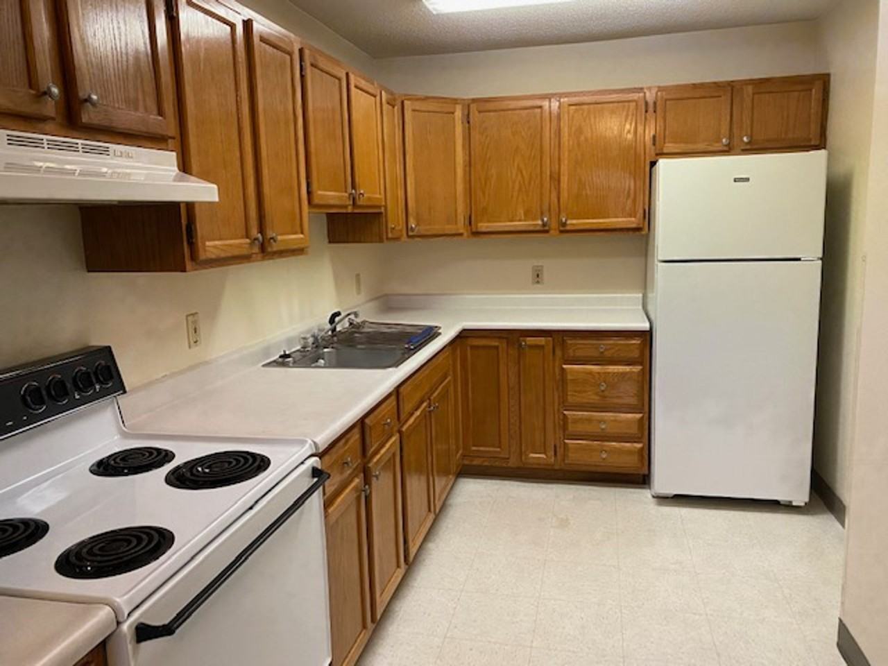 1 bed 1 bath apartments in Urbana + - Photo 2 of 10