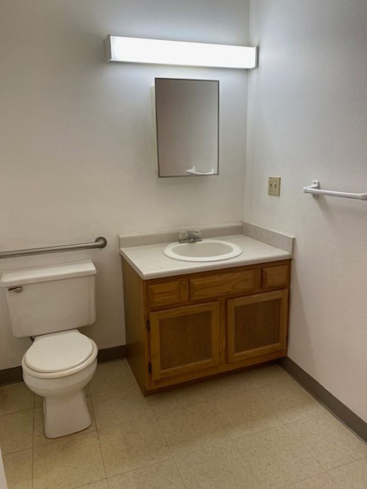 1 bed 1 bath apartments in Urbana + - Photo 6 of 10