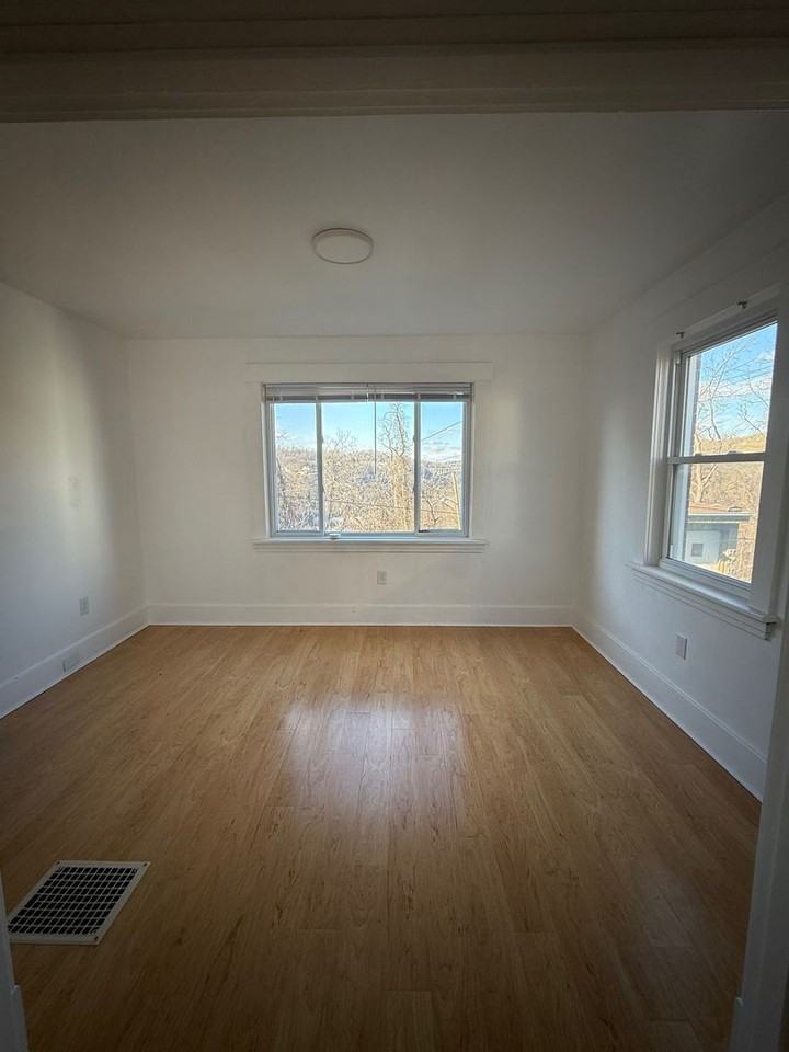 930 Yetta Ave - Photo 3 of 13