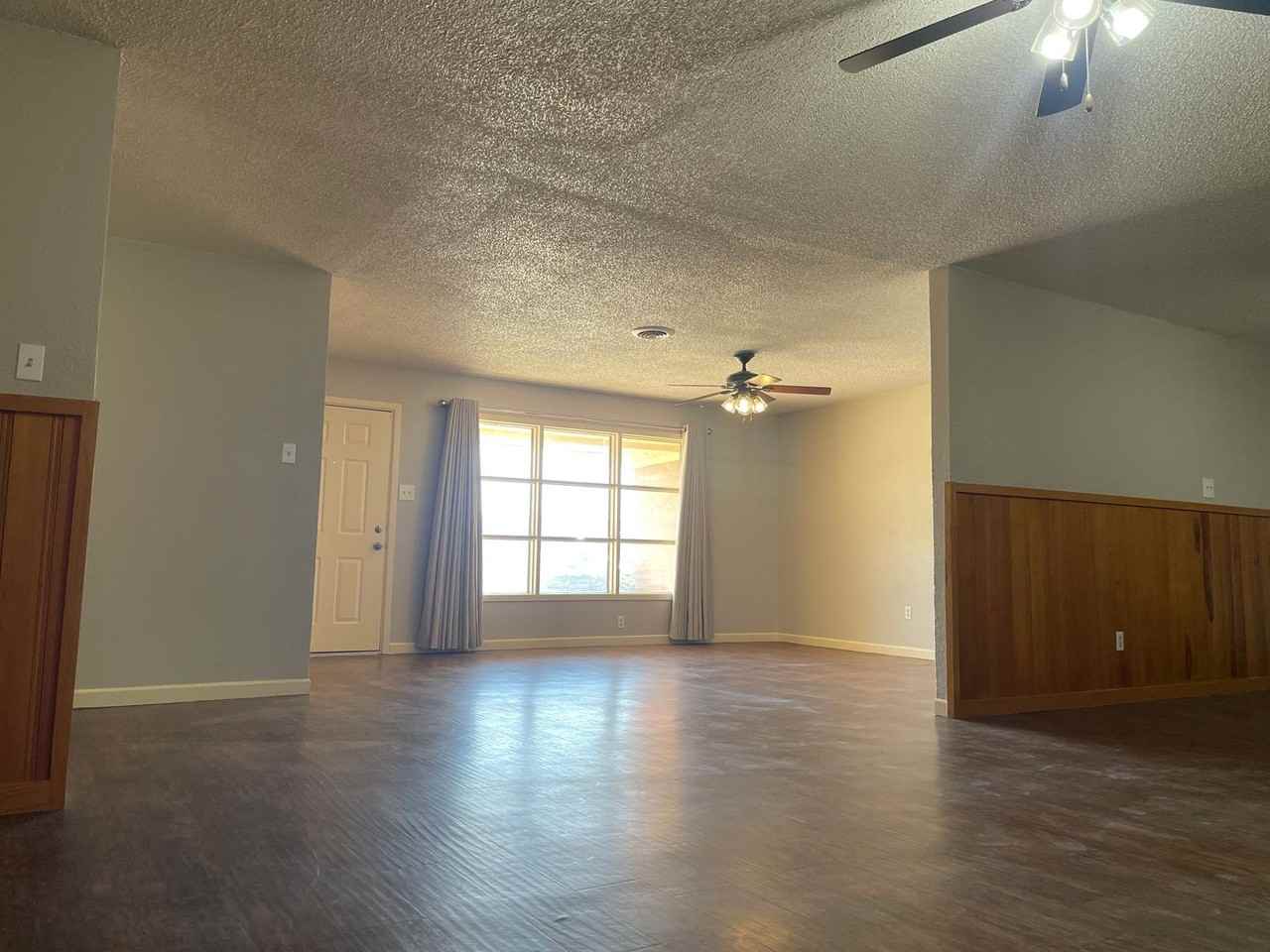 3810 43rd St - Photo 4 of 27