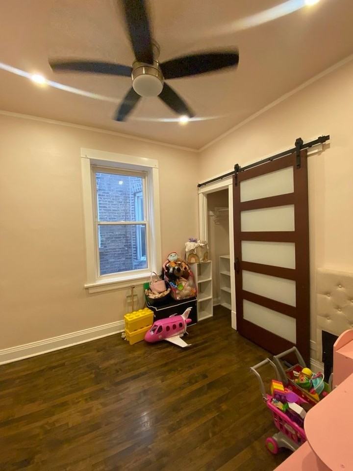 2122 N Keystone Ave #1 - Photo 3 of 6